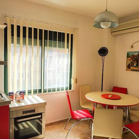 Quite & Nice Beach Apartment *